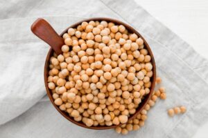 <img src="foo.jpg" alt=</"Chickpeas" /> 