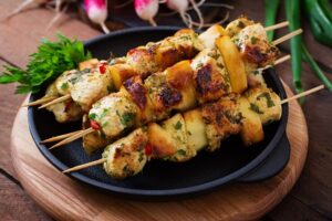 <img src="foo.jpg" alt=</"Paneer tikka" /> 